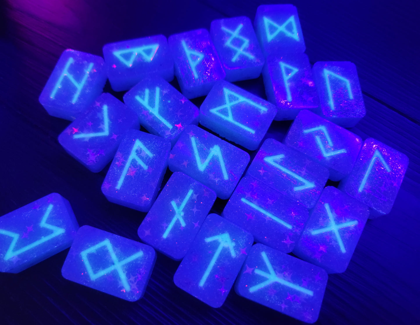 Glowing Blue Dream Rune Set