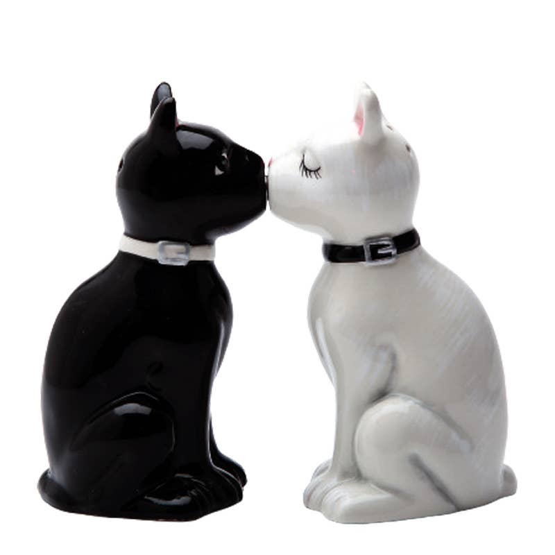 Kissing Kitty's Salt and Pepper Shaker Set