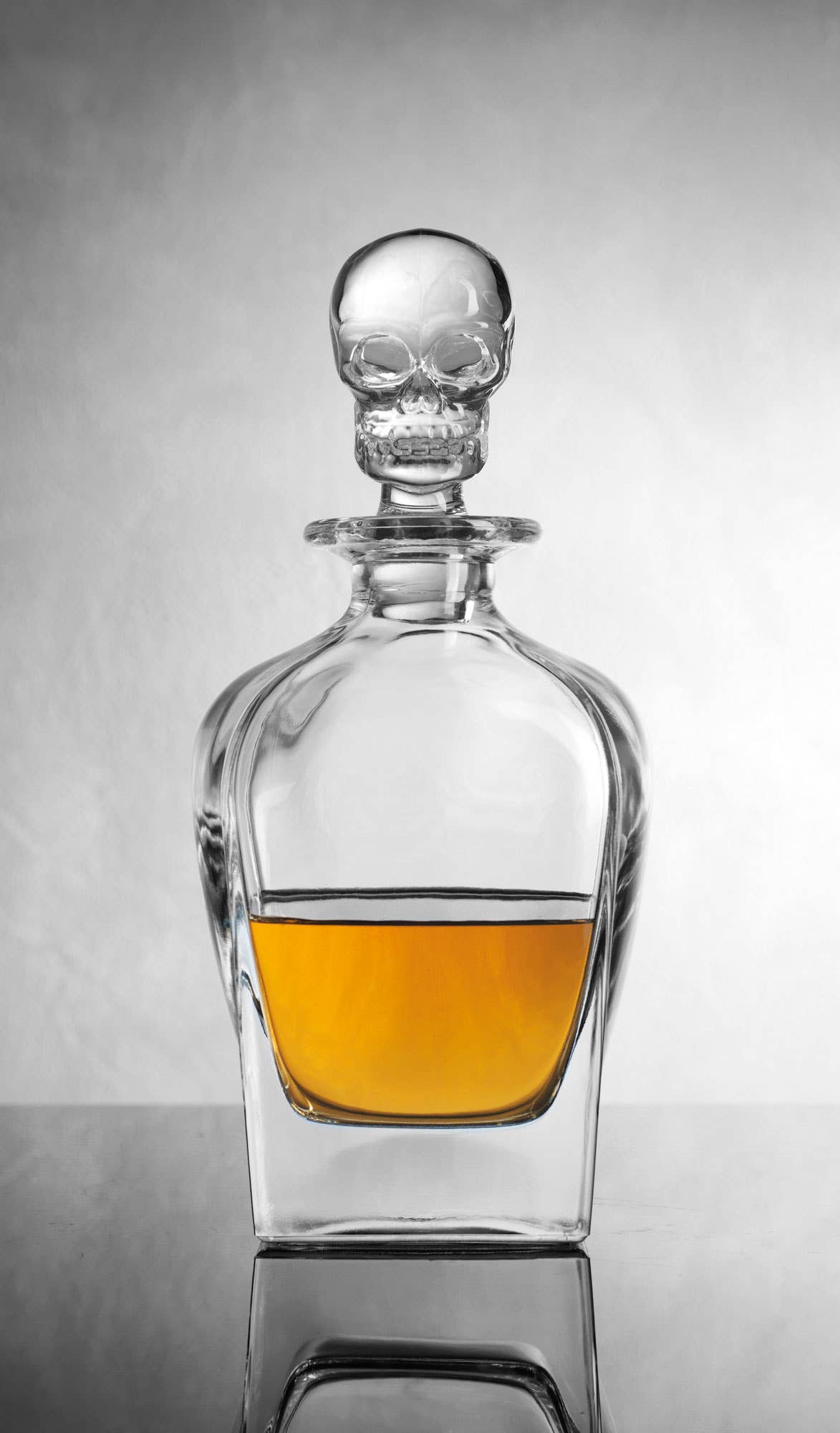 Decantador de whisky con forma de calavera: decoración de Halloween