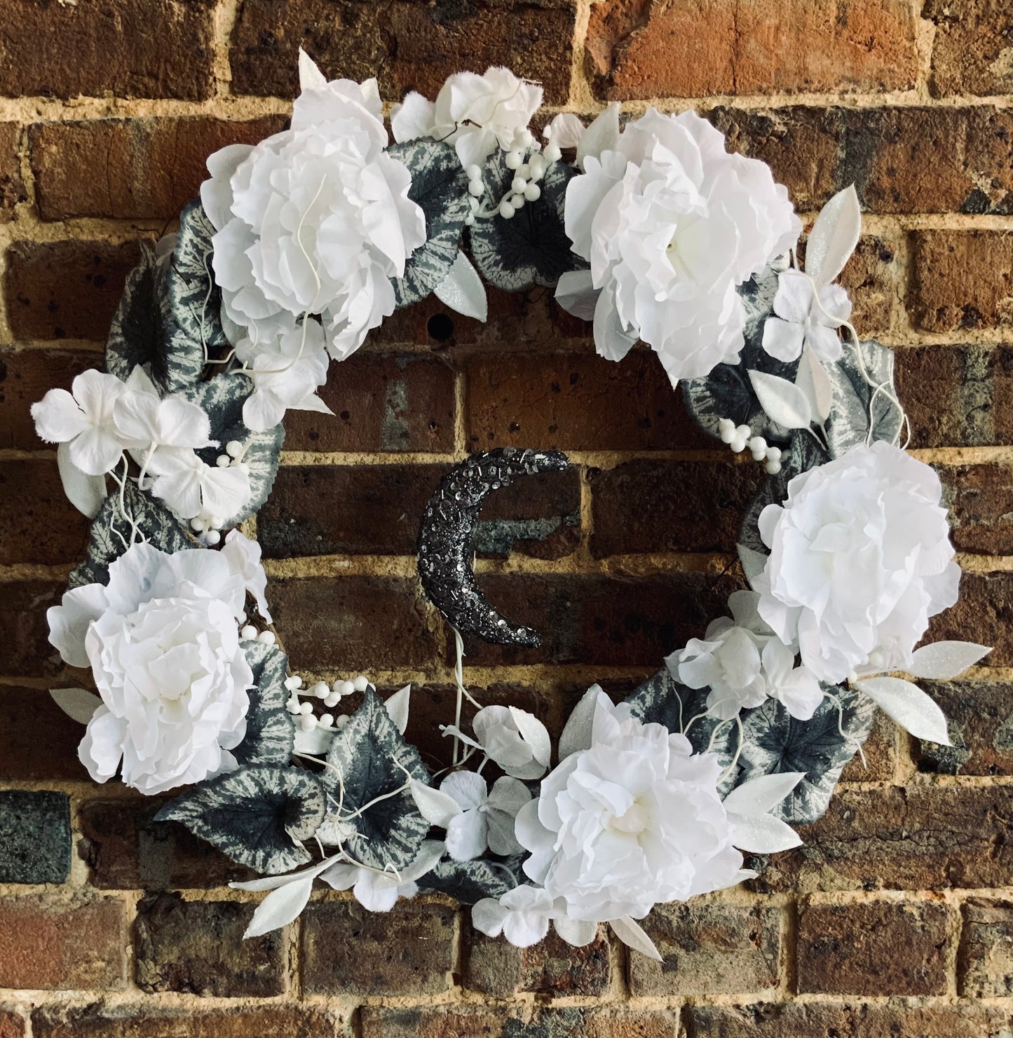 Twinkle moon wreath