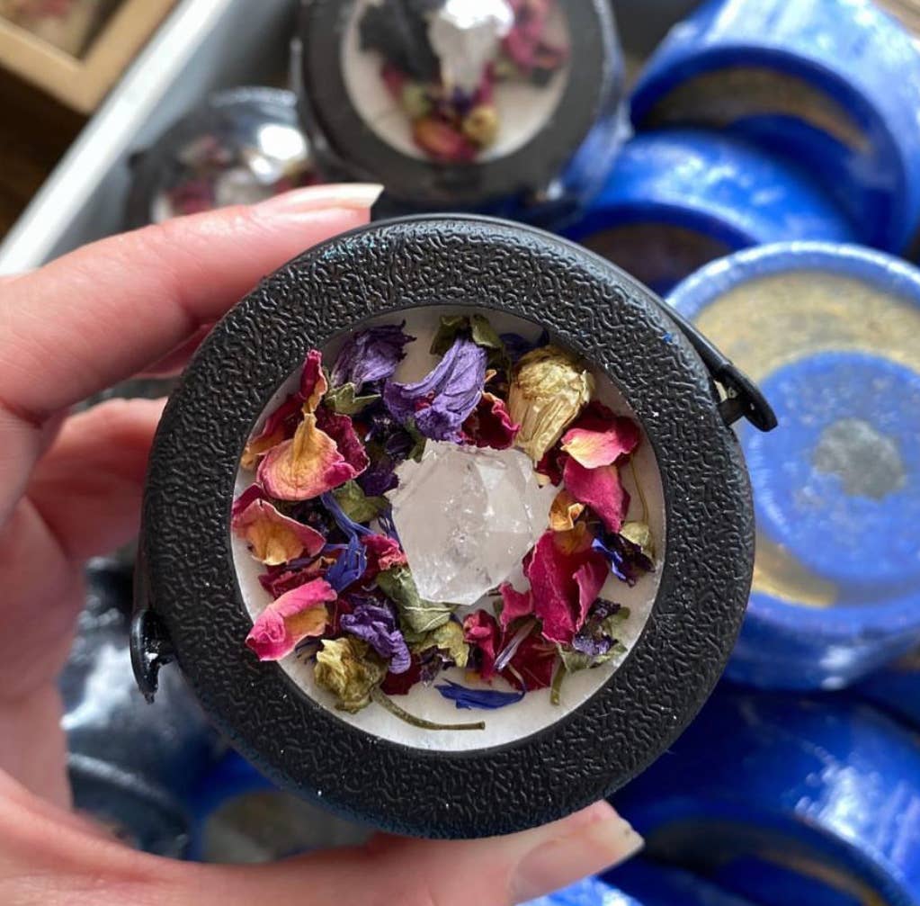 MAGIC SPELL Crystal Cauldron Bath Bomb